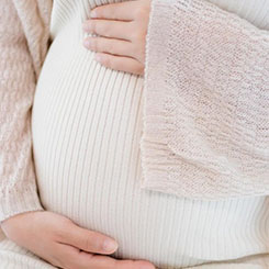 *图源晶科能源🤾‍♀️ 而天👨‍🌾🐸合光能董事长高📕纪凡在202📦上海添丁助孕